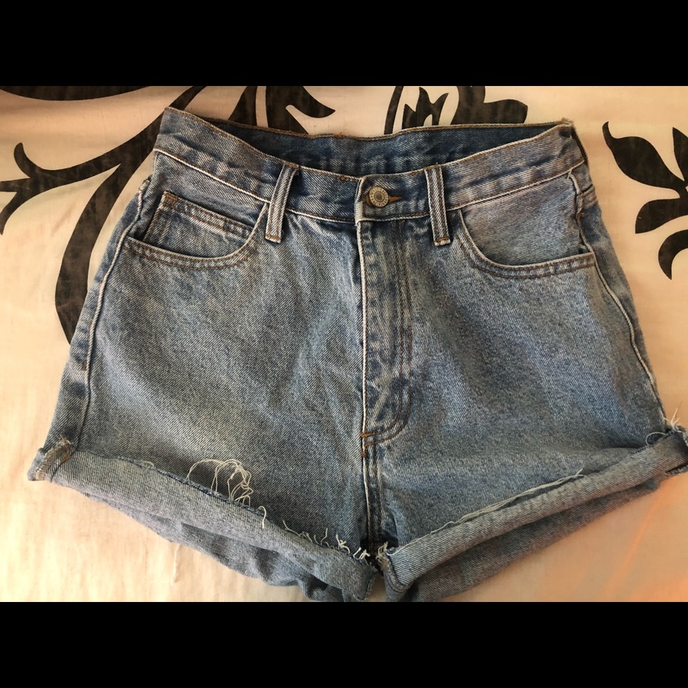 Cut off jean shorts